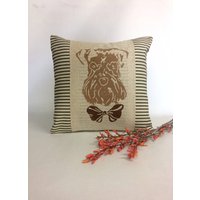 Handgeschnittener Wschnitten Terrier Kissenbezug Hund Mit Fliege von ecarlateboutique