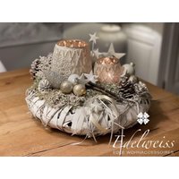 Adventsgesteck Wintermärchen Landhausdeko Windlicht Champanger Weiss 40 cm von edelweissdeko