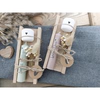 Dankeschön Geschenkset - Kleine Stabkerze Mit Raysin Kerzenhalter in Holzbox Dankeschön Geschenkset - Kleine Stabkerze Mit Raysin Kerzenhalter in Holzbox von eigenDEKOart