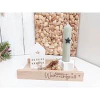 Kleines Geschenkset Weihnachten - Gravierte Holzbox Mit Stabkerze, Kerzenhalter, Häuschen Und Trockenblumen Kleines Geschenkset Weihnachten - Gravierte Holzbox Mit Stabkerze, Kerzenhalter, Häuschen Und Trockenblumen von eigenDEKOart