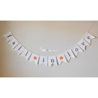 Verlieben Sie Sich in Liebe Sackleinen Banner/Herbst Zeichen Thanksgiving Wimpelkette Verlieben Sie Sich in Liebe Sackleinen Banner/Herbst Zeichen Thanksgiving Wimpelkette von ekaSpreadLove