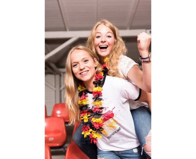 elasto Dekoobjekt Blumenkette LAOLA Deutschland Fan-Accessoires für EM 2024 von elasto