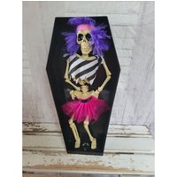 Halloween Punk Rocker Skelett Animierter Sound Hängende Tischprop von elegantcloset21