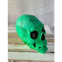 Kunststoff Totenkopf Grün Halloween Prop Outdoor Rasen Wohnkultur Vintage von elegantcloset21