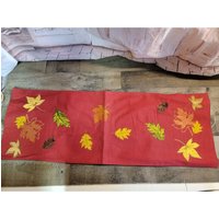 Rotes Blatt Blätter Herbst Tischläufer von elegantcloset21