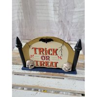 Süßes Oder Saures Skelett Halloween Schild Holz Shabby Chic Wohnkultur Küche von elegantcloset21