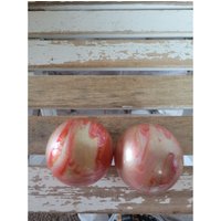 Tie Dye Sparkle Orange Gelb Kunststoff Kugel Ornament Set Von 2 Weihnachtsbaumdekor von elegantcloset21