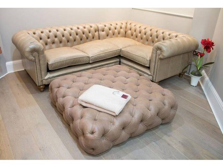 JVmoebel Ecksofa Elegante Chesterfield Ledercouch - Ecksofa Garnitur, Made in Europa, braun JVmoebel Ecksofa Elegante Chesterfield Ledercouch - Ecksofa Garnitur, Made in Europa, braun von elegante