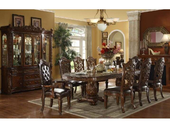 JVmoebel Esszimmer-Set Elegante Esszimmer-Garnitur: Tisch, Anrichte, Vitrine & 8 Stühle, Made in Europa, braun JVmoebel Esszimmer-Set Elegante Esszimmer-Garnitur: Tisch, Anrichte, Vitrine & 8 Stühle, Made in Europa, braun von elegante