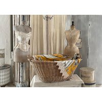 Alter Großer Weidenkorb Mit Bauernkleid von elfloraart