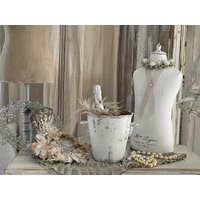 Champagnerkühler Sektkühler Im Weißen Shabbykleid Champagnerkühler Sektkühler Im Weißen Shabbykleid von elfloraart