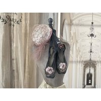 Schwarz-Graue Spitzenschuhe-Vintage Schwarz-Graue Spitzenschuhe-Vintage von elfloraart