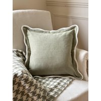 Chloe Salbei Kissen Mit Bogenkante 45 X cm, Bogenkante, Salbeigrünes Kissen, Wellenkante Chloe Salbei Kissen Mit Bogenkante 45 X cm, Bogenkante, Salbeigrünes Kissen, Wellenkante von ellenvaleinteriors