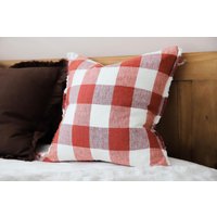 Esmee Red Check Kissen 45 X cm, Roter Kissenbezug , 100% Stonewashed Leinen Esmee Red Check Kissen 45 X cm, Roter Kissenbezug , 100% Stonewashed Leinen von ellenvaleinteriors