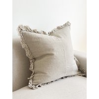 Hallie Natur Beige Rüschen Kissen - 3 Größen Hallie Natur Beige Rüschen Kissen - 3 Größen von ellenvaleinteriors