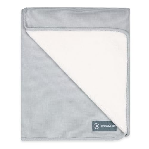 emma & noah Premium Kuscheldecke für Babys, 95x75 cm, Flauschig und Atmungsaktiv, Bio-Baumwolle, Oeko-TEX Standard 100, Als Babygeschenk oder als Kinderwagendecke (Essential Grau) von emma & noah