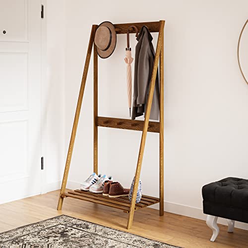 [en.casa] Garderobenständer Middelfart Kleiderregal Jackenständer mit acht Kleiderhaken 152 x 75 x 45 cm aus Kiefernholz Kleiderständer für Wohnzimmer und Schlafzimmer Dunkler Holzton von [en.casa]