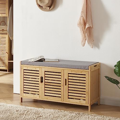 [en.casa] Schuhschrank Selk Sitzbank mit Stauraum Schuhbank mit 3 Türen und 1 Ablage 50 x 90 x 35 cm Sitztruhe gepolsterte Sitzfläche Bambus Natur von [en.casa]