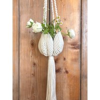 Dekorative Makramee Blumenampel - Stilvolle Wohnaccessoires Und Boho Wohnzimmer Deko, Kleine Geschenke Für Frauen , Deko Frühling von endloserKnoten