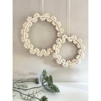 Kleiner Türkranz Ganzjährig Mit Blätterranke - Makramee Deko Für Wand Oder Fenster, Kleine Geschenke Frauen, Fensterdeko Kleiner Türkranz Ganzjährig Mit Blätterranke - Makramee Deko Für Wand Oder Fenster, Kleine Geschenke Frauen, Fensterdeko von endloserKnoten