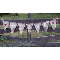 Upcycled Herr & Sackleinen Banner | Weiß Mit Grauem Filz Unterstützung - Öko-Hochzeit-Dekor Upcycled Herr & Sackleinen Banner | Weiß Mit Grauem Filz Unterstützung - Öko-Hochzeit-Dekor von enduredesigns
