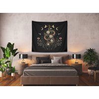 Schlangenzauber Wandbehang, Boho Wandbehang Mondphasen Innen Gobelin, Schlange Wicca Wand Dekor Flora Und Fauna, Schlafsaal Zimmer Dekor Schlangenzauber Wandbehang, Boho Wandbehang Mondphasen Innen Gobelin, Schlange Wicca Wand Dekor Flora Und Fauna, Schlafsaal Zimmer Dekor von episodicDrawing