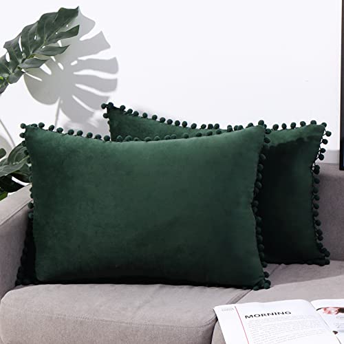 eslohnt Dunkelgrün Kissenbezug 40x80 mit Pom Pom,2er Set Einfarbig Samt Zierkissenbezüge für Sofakissen Dekokissen,Dekorative für Sofa im Wohnzimmer von eslohnt