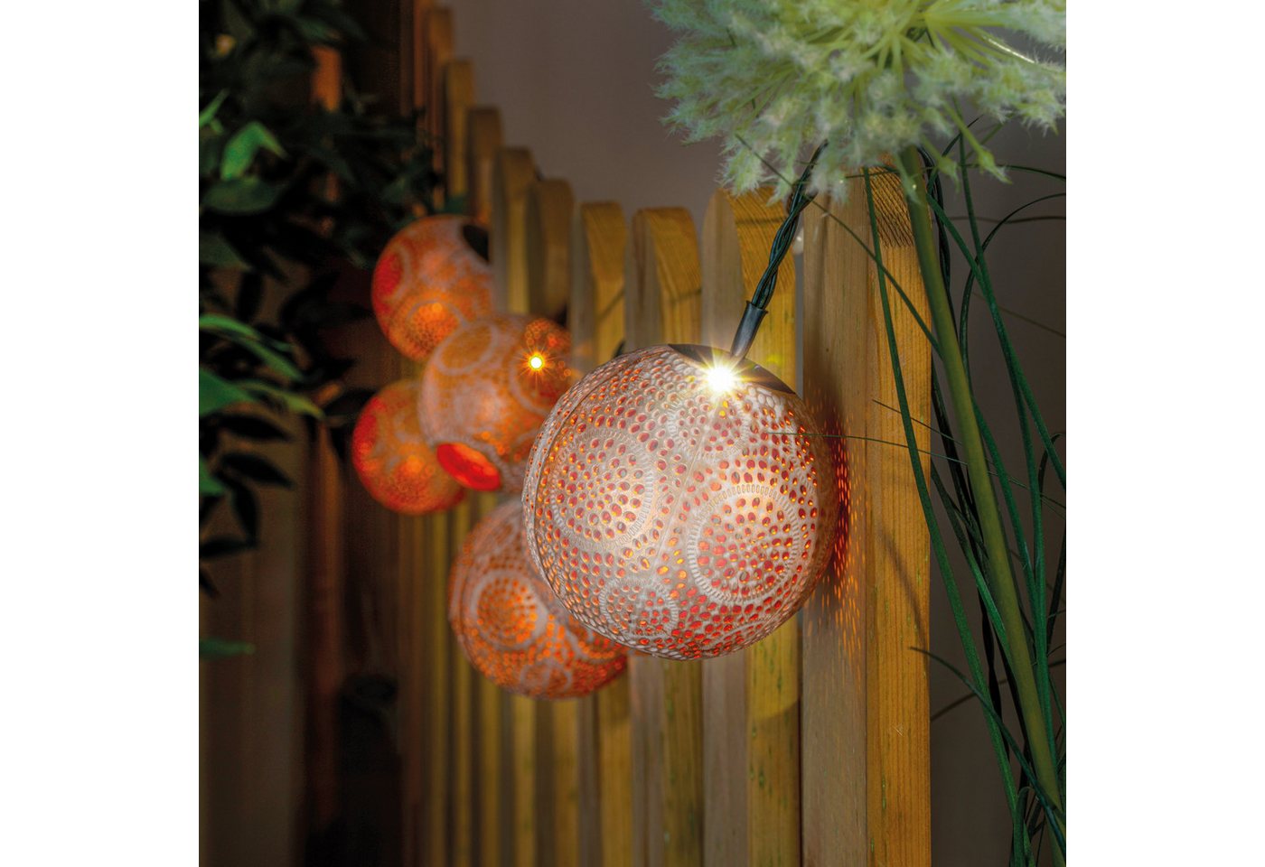 esotec LED-Lichterkette Solarkette 8 Kugeln ALMA 2m +2m Kabel 2500K altweiß/kupfer 102808 esotec LED-Lichterkette Solarkette 8 Kugeln ALMA 2m +2m Kabel 2500K altweiß/kupfer 102808 von esotec