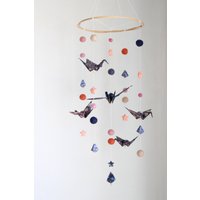 Mobile Kraniche, Origami-sterne Und -Diamanten Sowie Gefilzte Wollkugeln // in Den Farben Schwarz, Blau, Orange Rosa Einzelstück von eteindiencreations