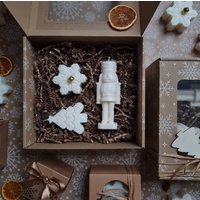 Geschenkset I Weihnachtsgeschenk Nussknacker Geschenkbox Geschenkidee Personalisiert Home Decor Sojawachskerzen Handgefertigt von exyna