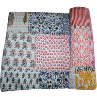 Handblockdruck Kantha Quilt Tagesdecke, Wendebettwäsche Aus Baumwolle von fabricNfabricgallery
