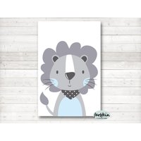 Bilder Kinderzimmer Poster Kinderbild Kinderzimmerbild Süßer Löwe/A4/Weiß/Blau Grau Bilder Kinderzimmer Poster Kinderbild Kinderzimmerbild Süßer Löwe/A4/Weiß/Blau Grau von farbfein