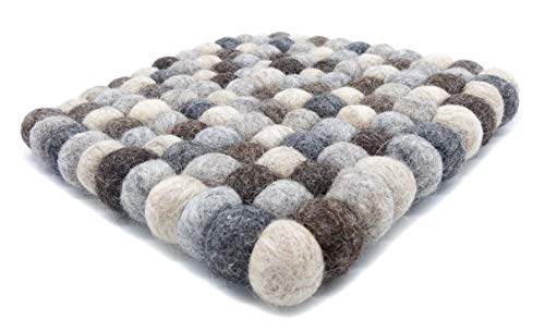 feelz Untersetzer Filzkugel Quadratisch Natur grau 100% Wolle ungefärbt Handarbeit (15x15cm) von feelz