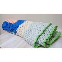 Babydecke Kariert Häkeln Quadrat Weiß Grün Blau Rosa Strickdecke Mädchen Kind Kleinkind Geschenk Handgemacht von feltinga
