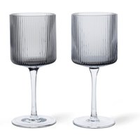Ferm Living - Ripple Weißweinglas, smoked grey (2er-Set) von Ferm Living