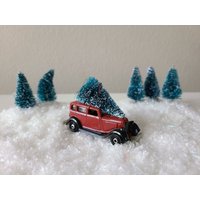 Sammlerstück Matchbox Vintage "33 Plymouth Bottlebrush Baum Weihnachtsschmuck von fiddleheadsandchaos