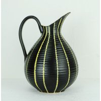 50Er Jahre Vase Krugvase Modell Nr. 106-30 Rillendekor Mit Gelben Streifen von fiftieshomestyle