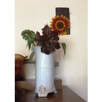 Art Deco Weiss Porzellan-Vase Hohe Blumenvase - 2 Gesichter- Gold Bemalt/Blumen Bouquet Relief-Vase Antik Sonnenblumen-Vase von fineartsdeco