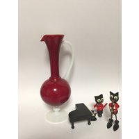 Rote Glasvase Opaline. Handgefertigt Französisch Glas Vase, Opalescent Gedrehter Henkel Kelchvase Vintage Modern Art Glas, 1960-70 von fineartsdeco