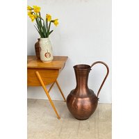 Vintage Kupfer Bodenvase, Handgefertigte Gehämmert Vase, Gedrechselt Mid Century Henkelvase Sgraffito Dekor, 1960Er Jahre von fineartsdeco