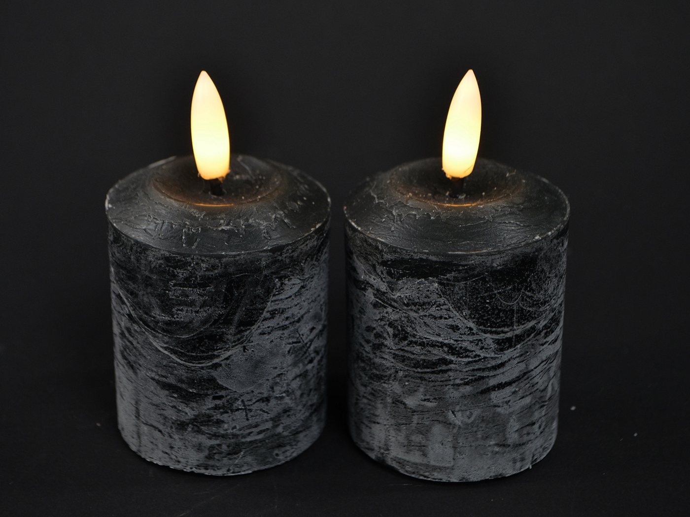 finehomegarden Stumpenkerze LED Kerze Echtwachs Set/2 schwarz mit Timer Ø5,2cm H6,5cm Dinner (Set, 2-tlg), Stumpenkerze Wachskerze Advent Dekoration von finehomegarden