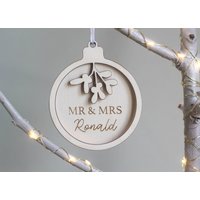 Mr & Mrs Christbaumkugel, Weihnachtsschmuck, Brautpaar Ornament, Paar Weihnachten Geschenk Für von firastudio