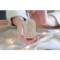 Neue Hauskugel, Neues Hausgeschenk, Personalisiertes Ornament, Weihnachten 2021, Holzkugel, Einweihungsgeschenk, Hausgeschenk von firastudio