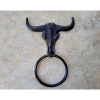 Longhorn Badezimmer Handtuch Ring | Wählen Sie Ihre Farbe Und Größe Gusseisen Handtuchhalter Ranch Cabochon Badewanne Westerndekor von fleurdelisjunkie