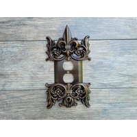 Metall, Steckdosenabdeckung Fleur De Lis Plate - Pick Your Color Steckdosenabdeckung, Benutzerdefinierte Schalterplatte, Tuscan von fleurdelisjunkie