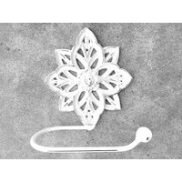 Toilettenpapierhalter | Wähle Deine Farbe Shabby Chic Badewanne Taschentuchhalter Tp Hänger Cottage Badezimmer Dekor Verziert Fleurdelisjunkie von fleurdelisjunkie