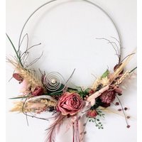 Fensterhänger Türkranz Ganzjährig Herbst Ca. 30-42 cm Handgearbeitet Trockenblumen Haltbar, Lachs-Rosa-Grün „Kostbarkeit" von floralkreativ