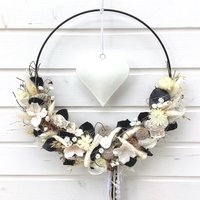 Türkranz/Fensterkranz Fensterhänger 40 cm Handgearbeitet Trockenblumen Boho, Haltbar Schwarz-Weiß Ganzjährig Mit Lackherz „Einzigartig" von floralkreativ