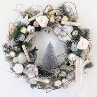 Türkranz Advent Türschmuck Weihnachtsdeko Winterkranz Shabbylook Haltbar Ca. 40 cm Wanddeko Handgearbeitet Weiß-Silber „"Tannenbaum" Türkranz Advent Türschmuck Weihnachtsdeko Winterkranz Shabbylook Haltbar Ca. 40 cm Wanddeko Handgearbeitet Weiß-Silber „"Tannenbaum" von floralkreativ