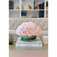 Große Kuppel Rose Herzstück Arrangement, Real Touch Faux Floral Home Decor Arrangement von flovery